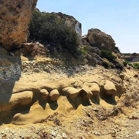 Отель Kucuk Erenkoy Holiday Homes