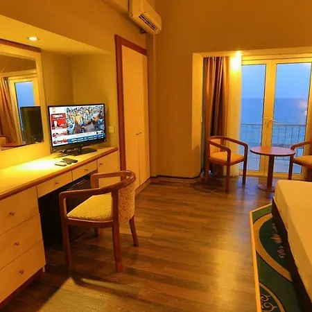 Zambak Holiday Village & Restaurant Seafront Location ! *